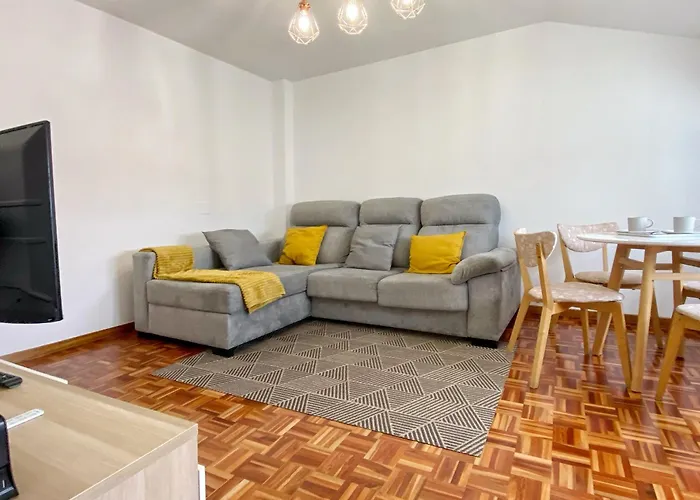 Flat Overlooking The Park 1Km To Plaza Pontevedra